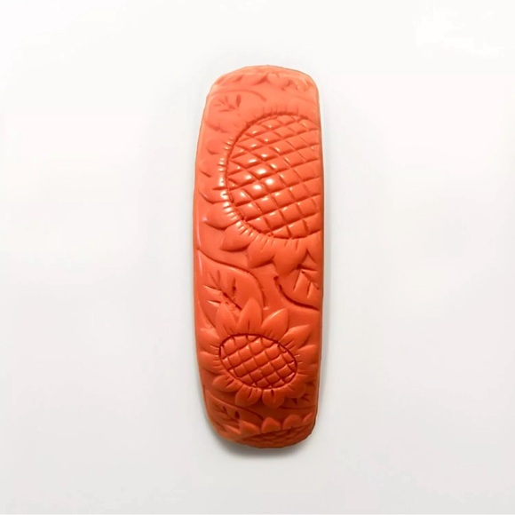 Vintage Bakelite Coral Bangle Bracelet Carved Nature Sunflowers 🌻 - Picture 3 of 3